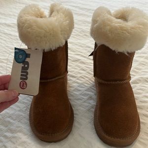 NWT toddler size 12 fur lined boots